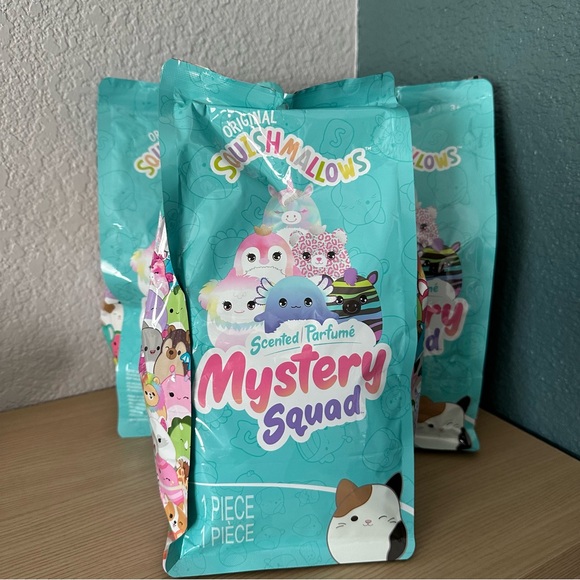 “8 Safiyah The Zebra Mystery Scented Bag Anime Eyes Squishmallows NWT - Picture 5 of 5